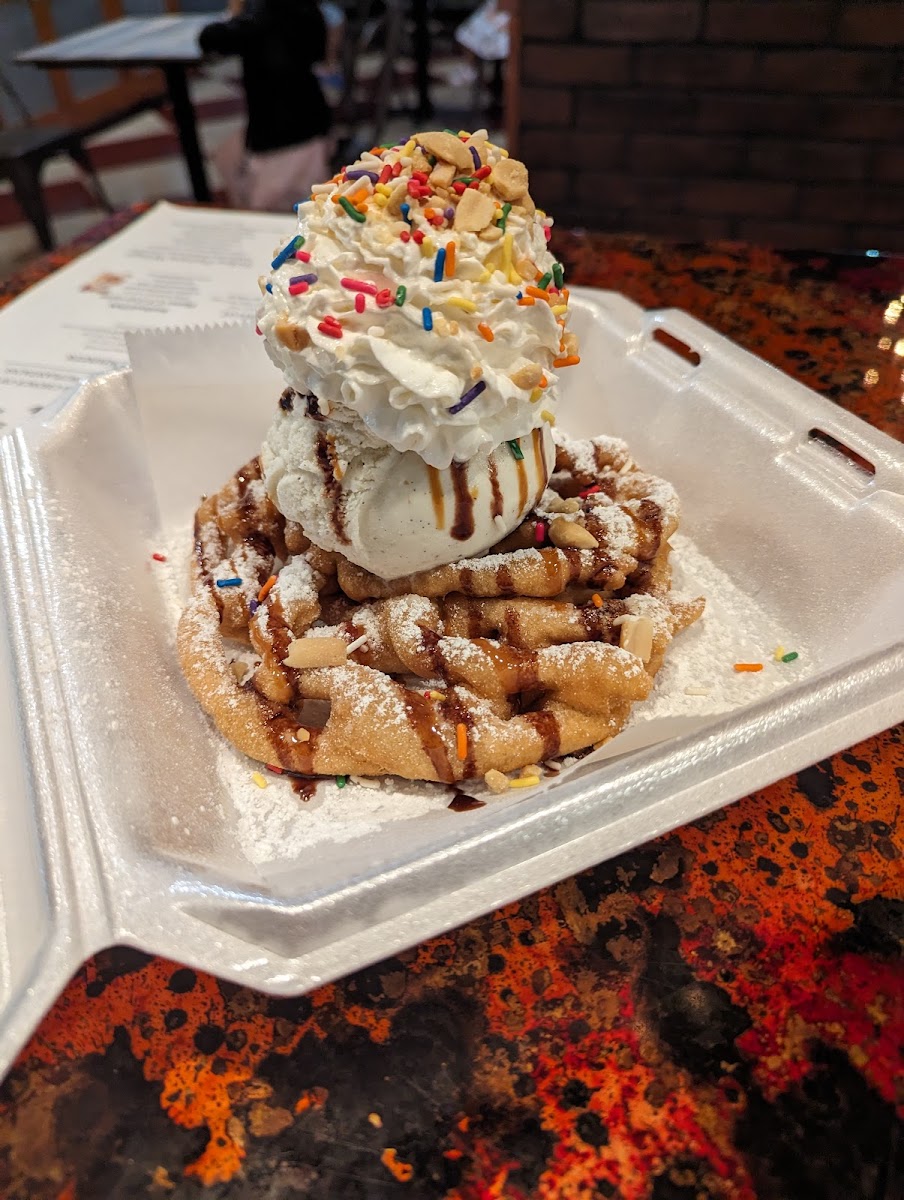 Ice Cream Lounge Photos 2